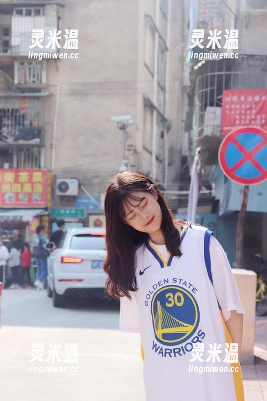 998.su 在998.su嗨皮在线:今天的瓜为什么那么沉,难道是暗恋的轰炸!