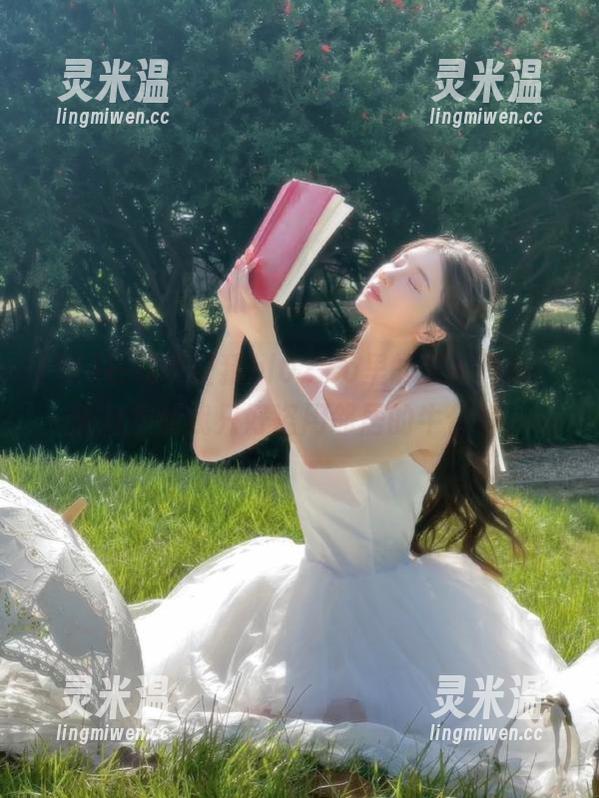 hl 在线疯狂猜hl02.co里的复古风格,懒得想的我只好盗用邻居的牛仔裤。