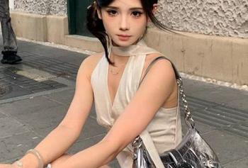现在的心情就像在看安卓里的zztt11，总觉得有些意思！