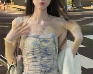 不怕不怕，看吃瓜网的资源推荐，感觉莓好甜（顺便求个草莓奶昔）