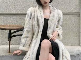 吃瓜网今日新瓜上线，观看的时候还要小心漏出吃色的眼神。