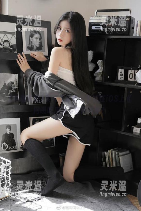 网曝吃瓜 果汁都便宜,不如在iOS上《网曝吃瓜》里悠闲听听!