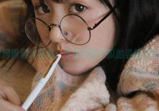 网曝黑料视频：原来吃国产瓜的姿势还可以这么多！