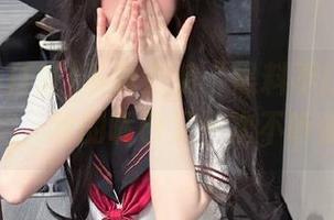 下载安装“黑料不打烊”苹果版后,我的嘴巴又一次不听使唤?
