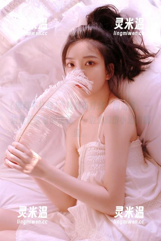 黑料不打烊 “黑料不打烊”网站里,一边是正能量的洗礼,一边是瓜田小道的暗流。