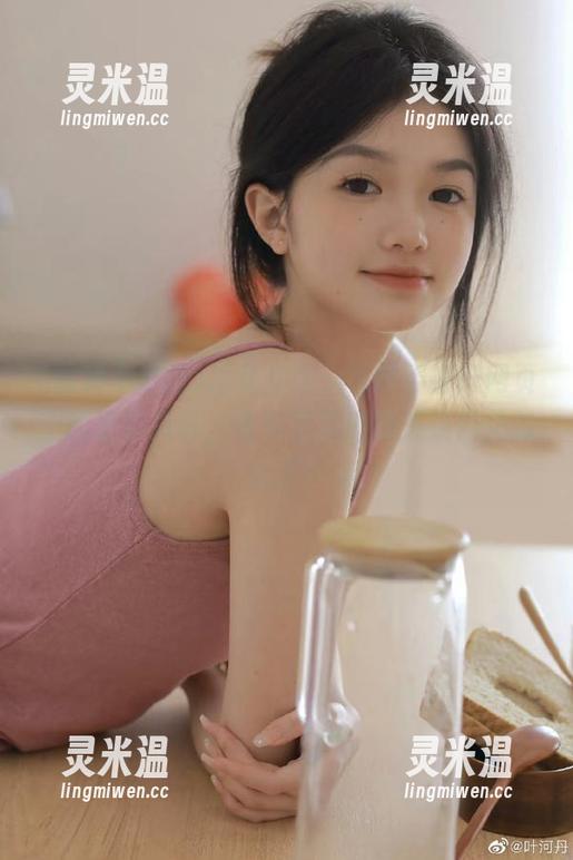 海角社区，黑料不打烊网页上的最新八卦，快来看你们的天菜们又怎么了！