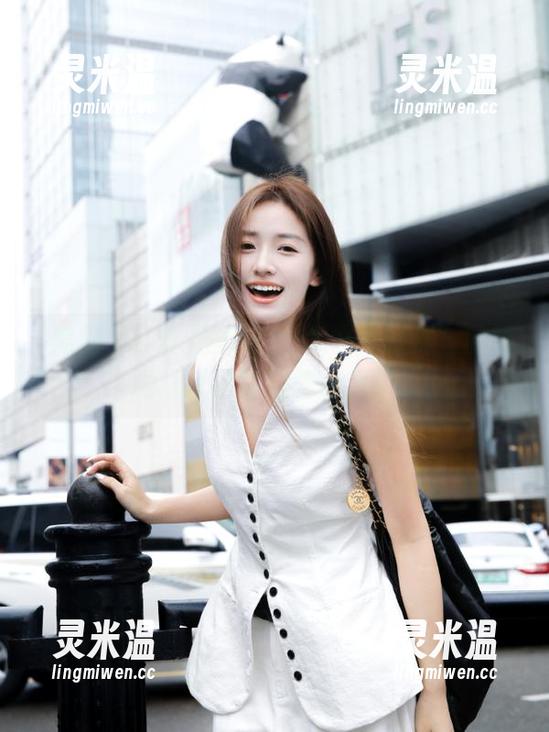 尴尬！“黑料不打烊”的新地址就这样泄露给我了...