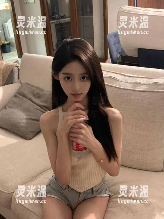 黑料吃瓜 我这脑子连着黑料吃瓜网页,资源丰富到一天三堵车,太刺激了!