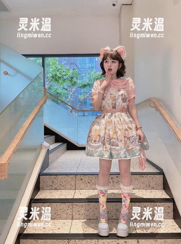 免费访问黑料正能量zztt在线，随时随地更新你的小八卦心情！