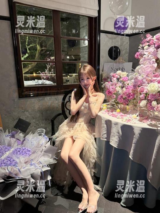黑料网站 听说“黑料网站”有个传送门,进去后黑料直扑面,而我只想当个吃瓜群众!